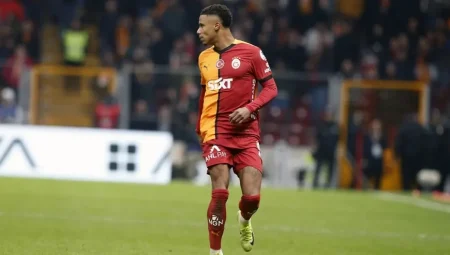 Galatasaray’da Ismail Jakobs’un Aşil Tendonu İltihaplandı, Sakatlık Süresi Uzuyor